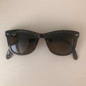Ray Ban Wayfarer Tortoise Sunglasses